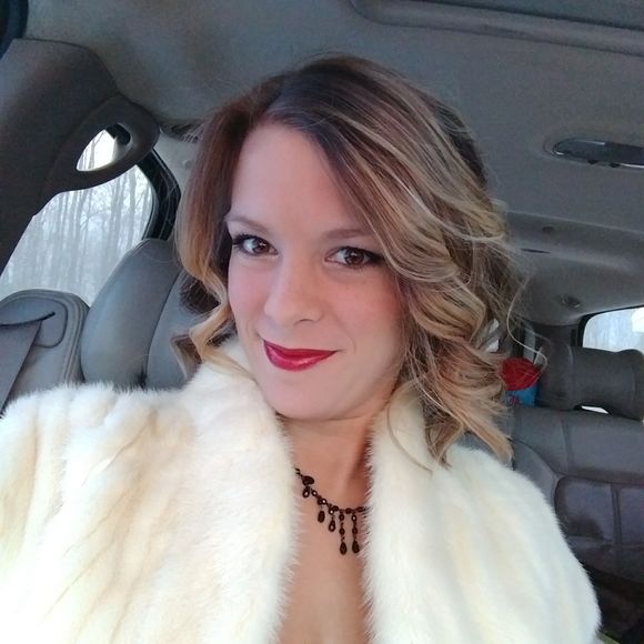 Meet your Posher, Bethany - Picture 1 of 1